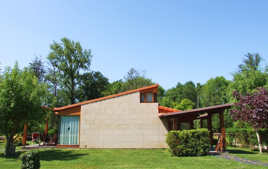 Bungalow Camping Los Manzanos Santa Cruz de Oleiros Esterno foto